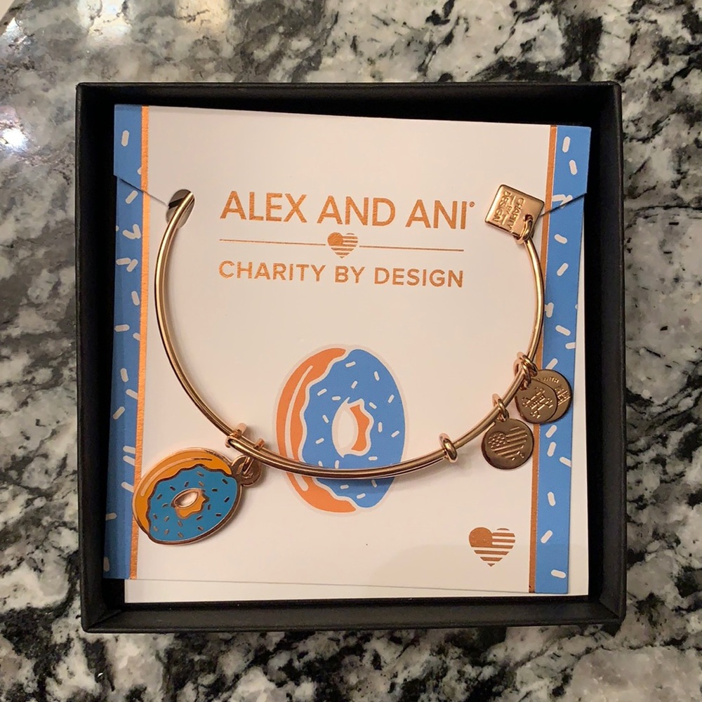Donut bangle NWT